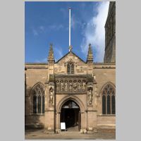 Leicester Cathedral, photo NotFromUtrecht, Wikipedia,2.jpg